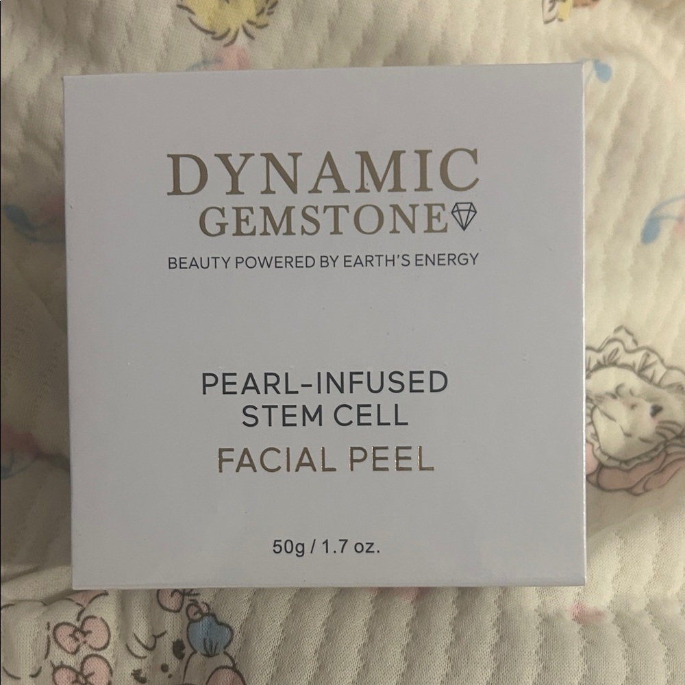 Pearl-Infused Stem Cell Facial Peel - White